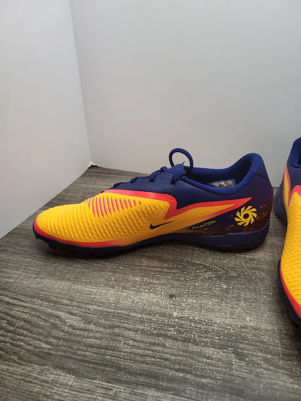 Nike phantom low